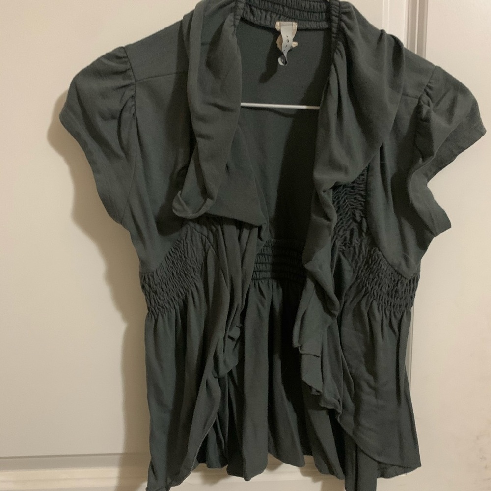 Medium short sleeve cardigan